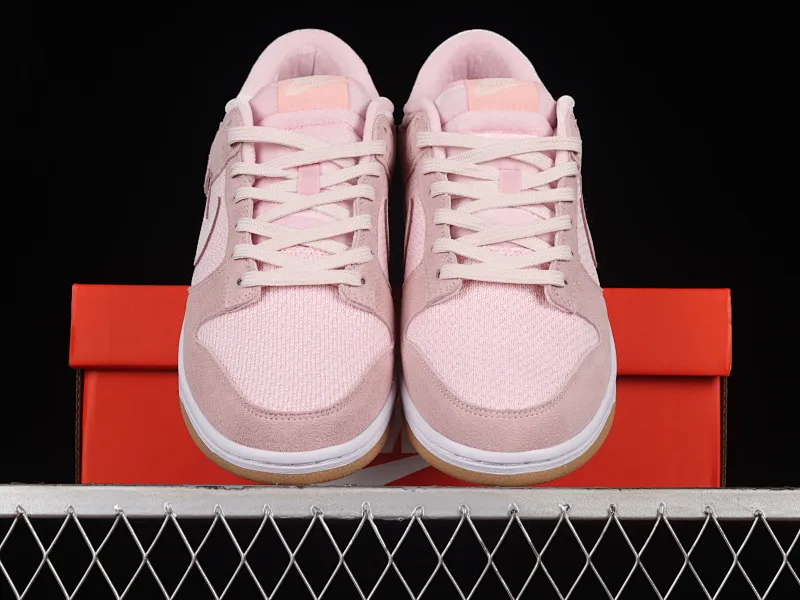 All categories Nk SB Dunk series Nk SB Dunk Low low-top sneakers F version Nk Dunk Low "Teddy Bear" pink teddy bear SB low-top sports and leisure sneakers DZ5318-640